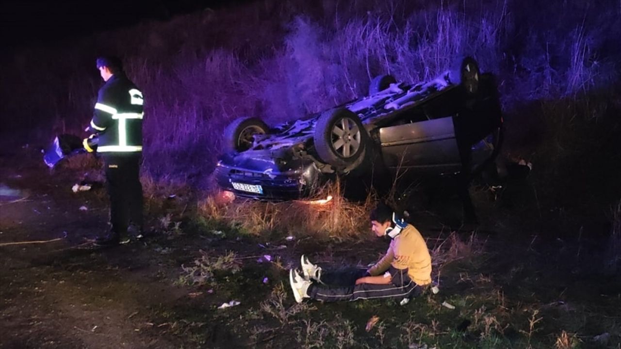 Kırklareli'nde polisten kaçarken devrilen araçtaki 17 düzensiz göçmen yaralandı