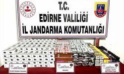 Edirne'de bir araçta çok sayıda kaçak ürün ele geçirildi