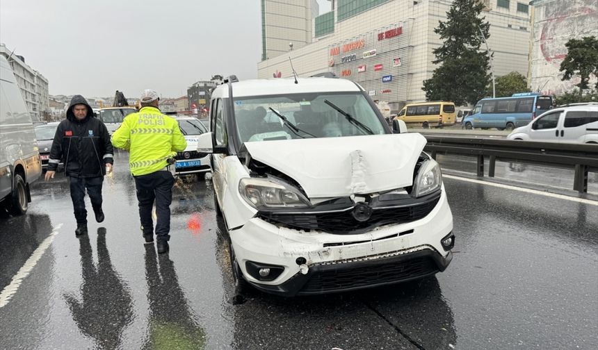 Büyükçekmece'de trafik kazasında 1 kişi yaralandı